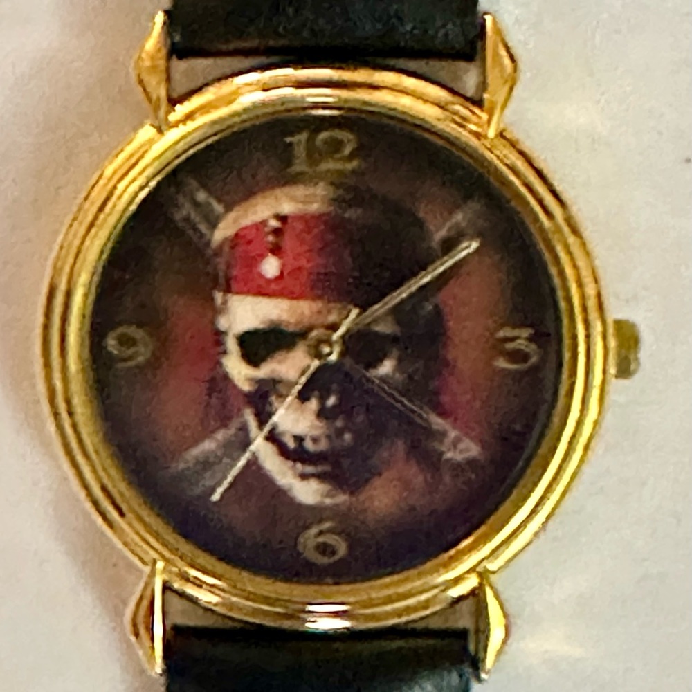 NWT Disney Pirates of the Caribbean Special Edition Collectors Series watch